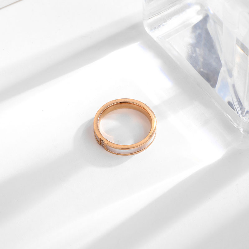 Mother-of-Pearl Three-Crystal Stainless Steel Ring thumbnail 4