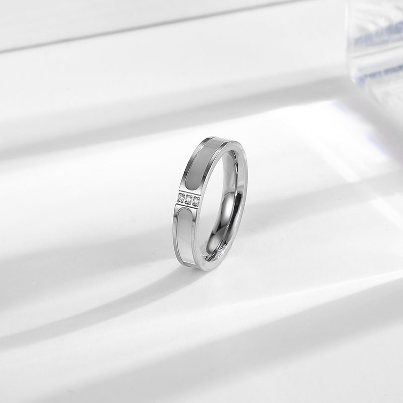 Mother-of-Pearl Three-Crystal Stainless Steel Ring thumbnail 3